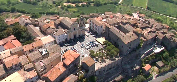 veduta aerea sul borgo da ovest