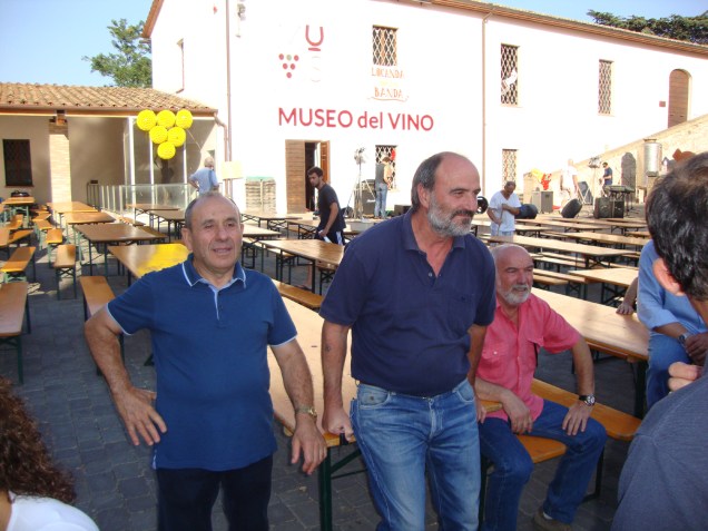 Andreoni Pietro ispiratore e fondatore della Società calcistica castiglionese, prima con i dilettanti poi con la squadra amatori della E.Fanelli. insieme a Fausto Guazzarotto, lo definirei un animale da pallone per il suo spirito instintivo e naturale di intendere il calcio, ha giocato sia con la Castiglionese che nella squadra amatori castiglionesi.