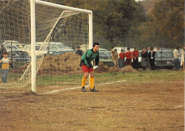 Bianchi Graziano, altro giocatore castiglionese, inizia l'attività come portiere nel settore giovanile, infatti fa parte della prima squadra ufficilale dei Giovanissimi. Non si è fatto in tempo ad inserire la sua foto nel libro, recuperiamo la mancanza in questo racconto.